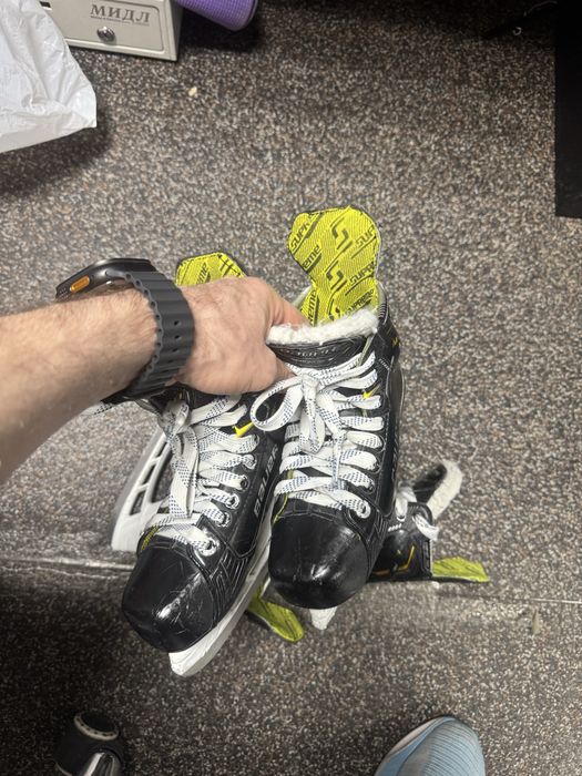 Коньки хоккейные