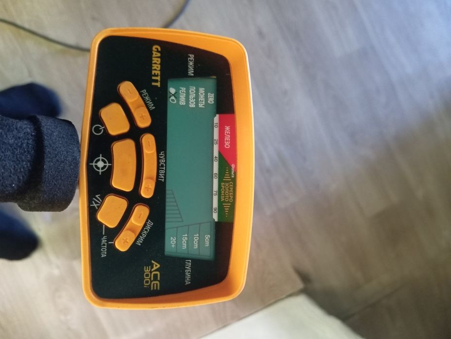 Продам Металлоискатель