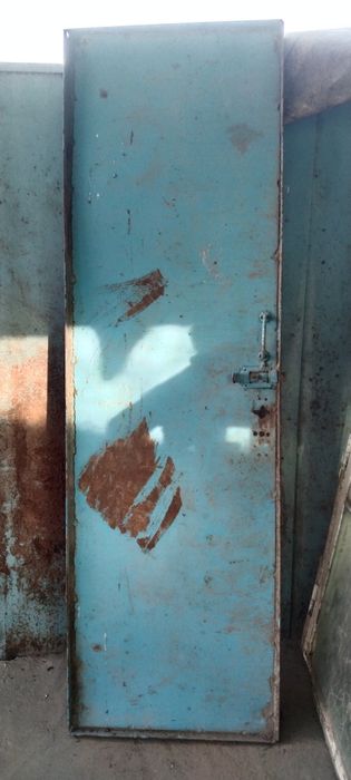 Продаётся железная дверь 63см х 203см