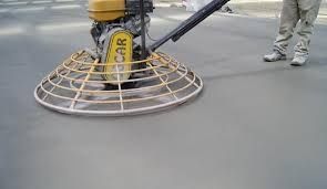 Styashka quyish vertalyotda tekislash.затирка стяжка верталётам