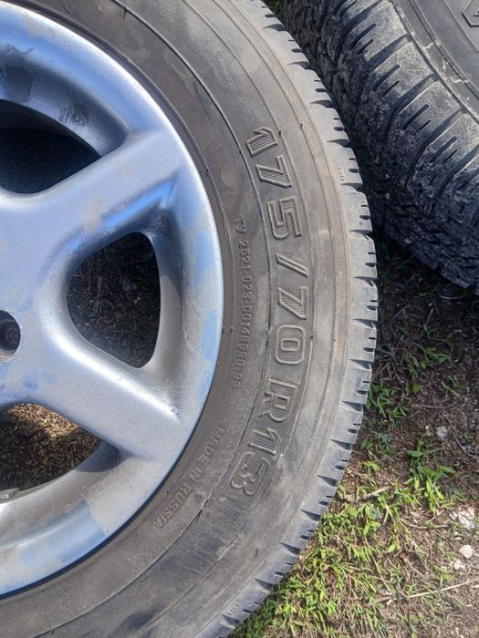Продам шины с литыми дисками