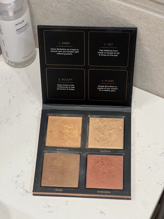 Huda Beauty 3D highlight palette