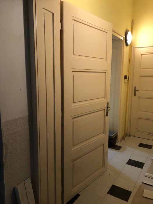 Дървени врати и прозорци