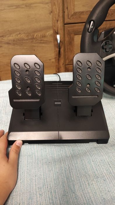 PS4+,волан с педали+12 игри+ДВА ДЖОИСТИКА+ПРОЖЕКТОР