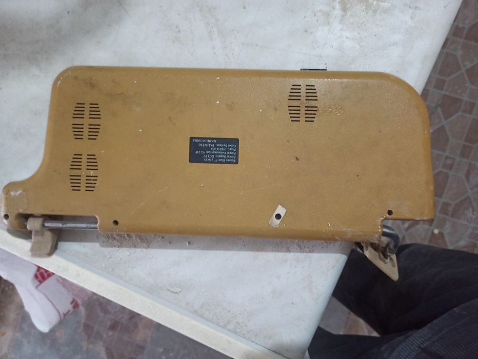 Dvd video sun visor