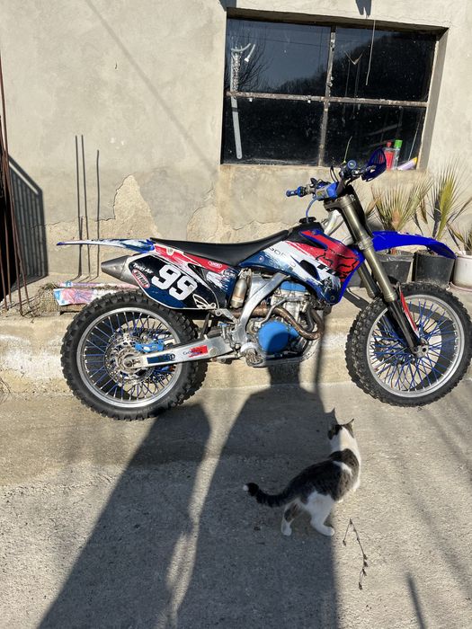 yamaha yz250f 4t (vand sau schimb cu un alt cross)