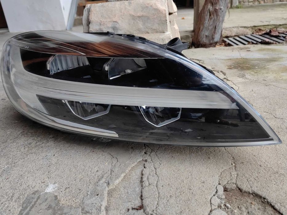 Фар Volvo V40 LED десен / Фар Волво В40 Оригинален