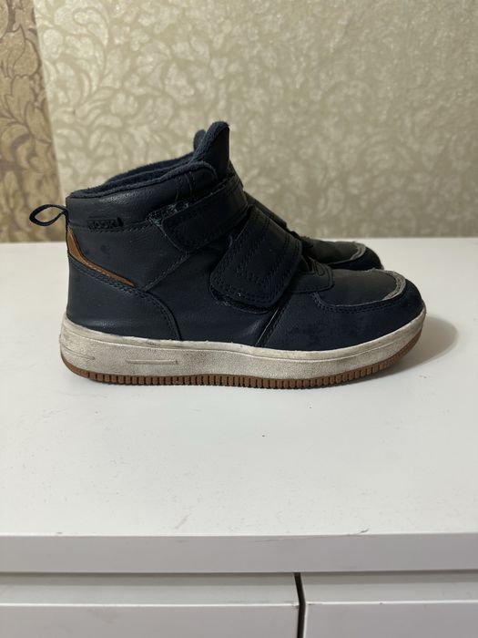 Продам детскую обувь на мальчика