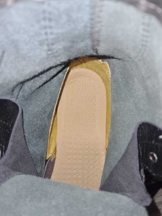 Ботинки с высоким берцем (берцы)