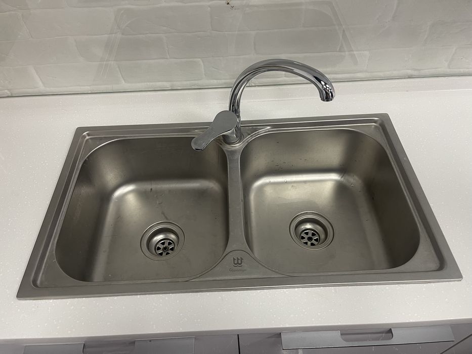 Металлическая раковина