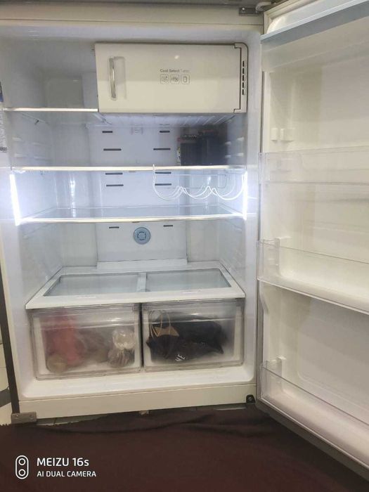 Холодильник Samsung