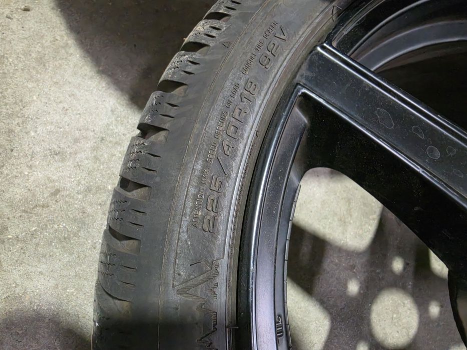 2бр. 225/40/18 гуми Dunlop Winter Sport 5 225 40 18 зимни