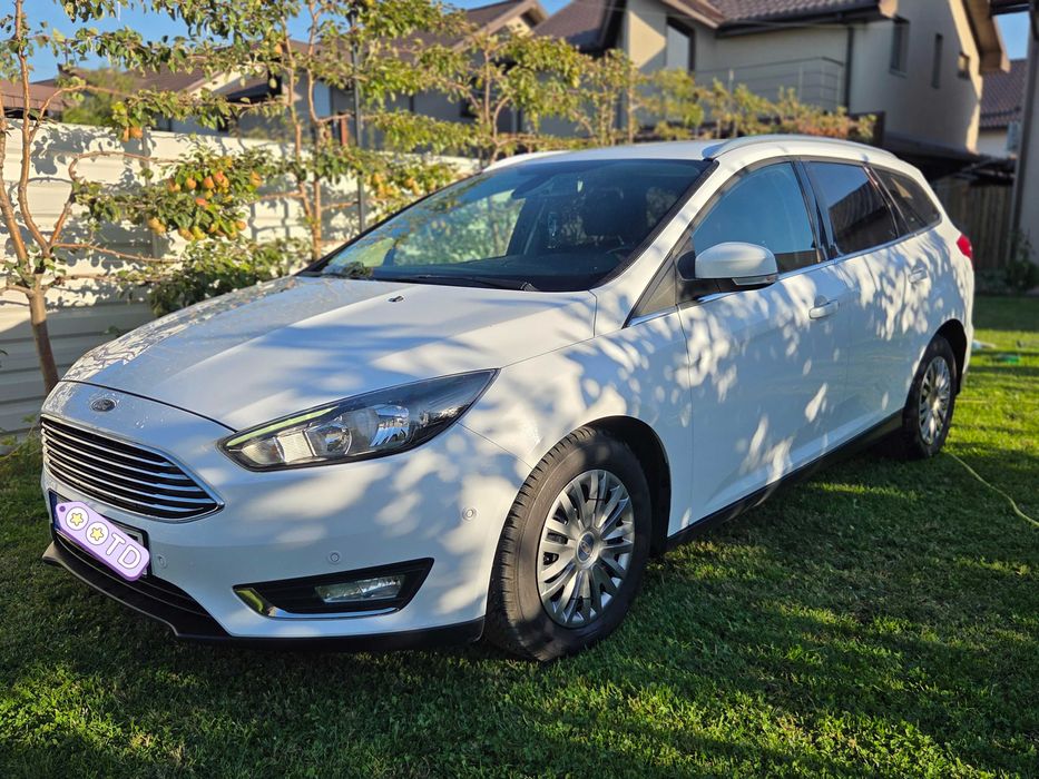 Ford Focus alb 2017
