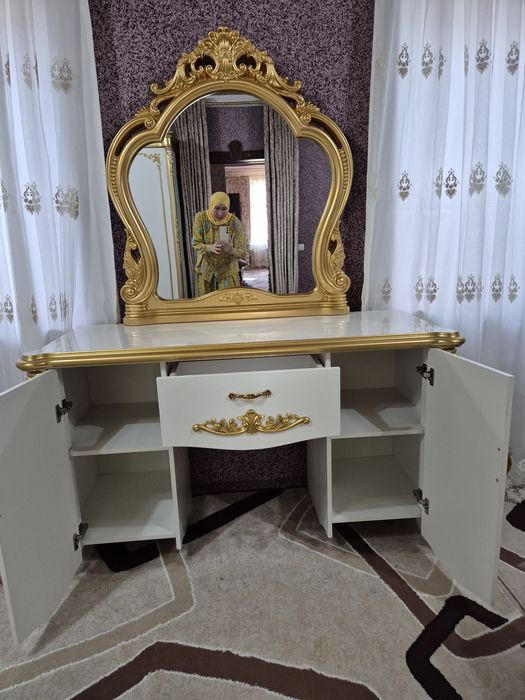 Спальный гарнитур