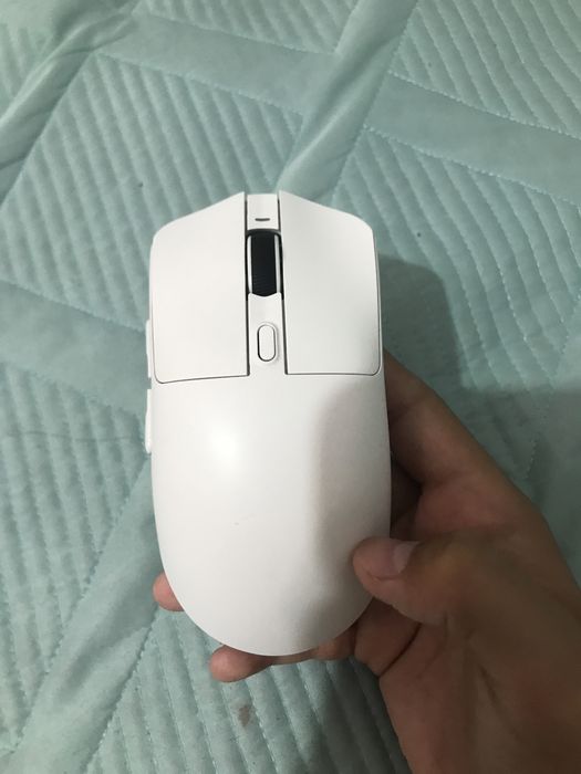 Продаю мышку attack shark x11 срочно