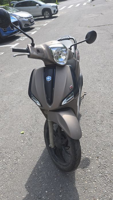 Inchiriez/Vand/ La ramanere scutere piagio , yamaha, aprilia, honda 125cm3