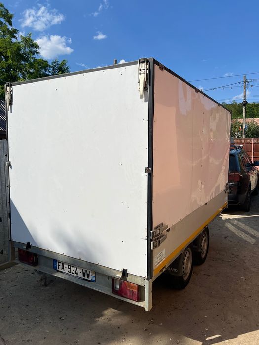 Remorca auto 750kg inchisa