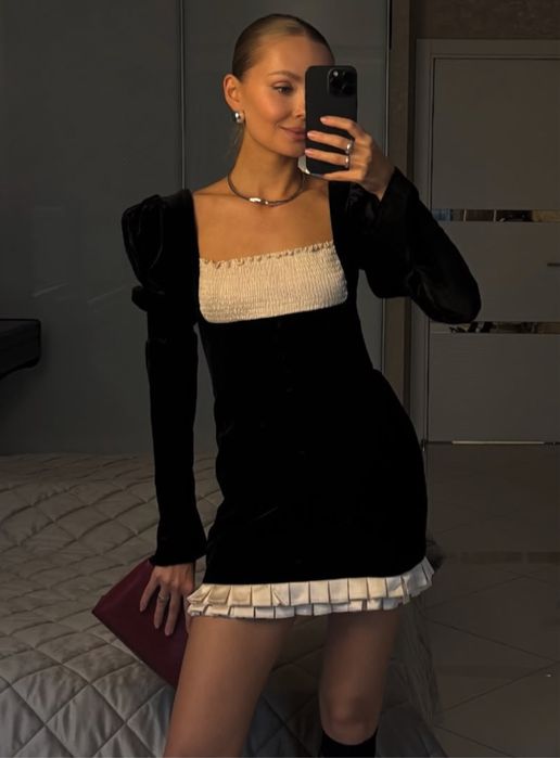 Черное вечернее мини-платье