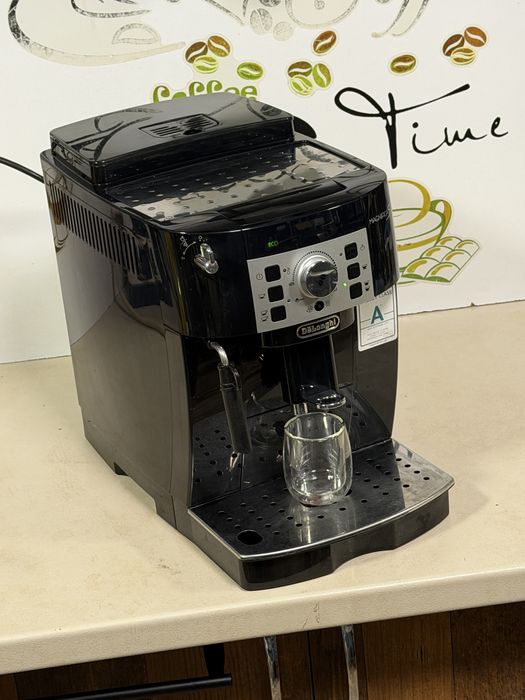 Кафемашина кафе автомат delonghi magnifica S с гаранция