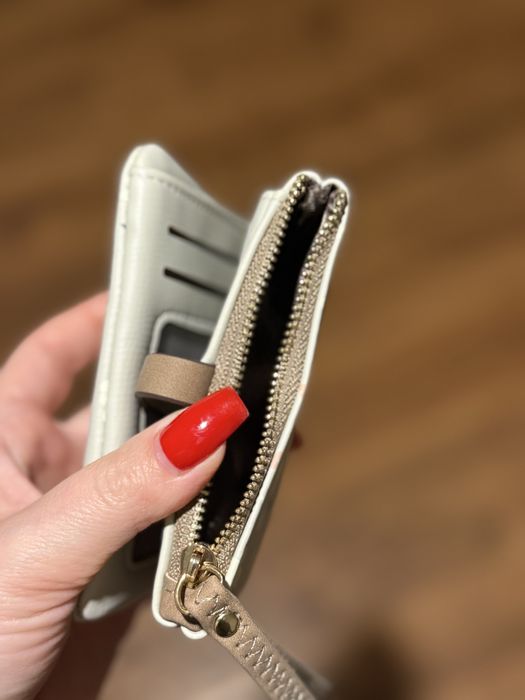 Дамско портмоне