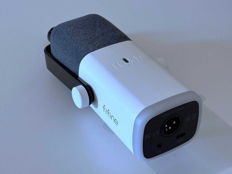 Бартер! Като НОВ! FIFINE AM8 Dynamic RGB XLR/USB - White (Бял)