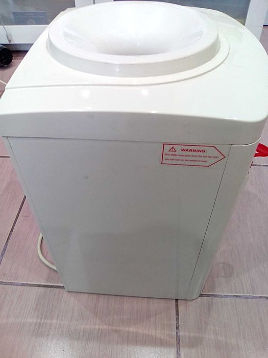 Диспенсър за вода CROWN