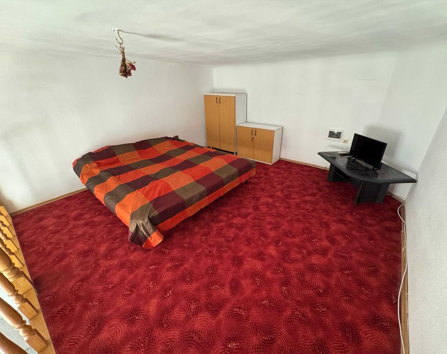 Apartament cu o camera+mansarda de iinchiriat
