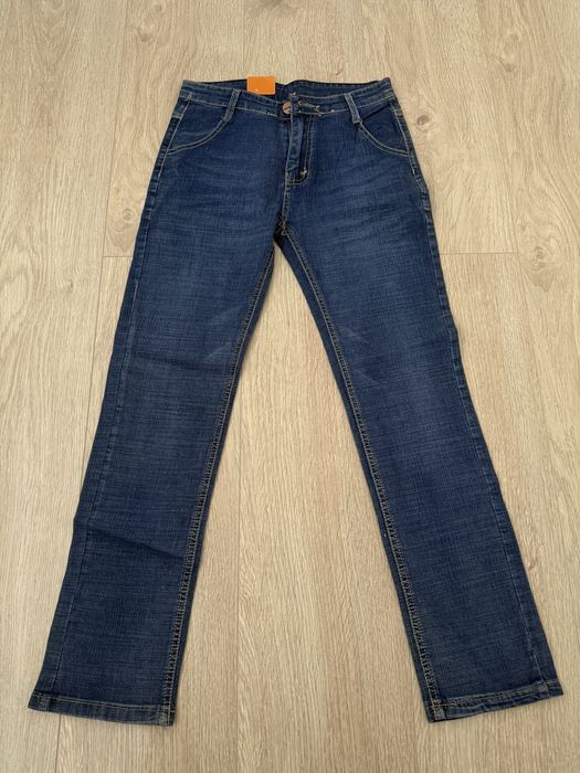 Детские джинсы разные