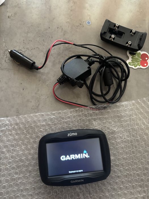 Продавам навигация Garmin zumo 390