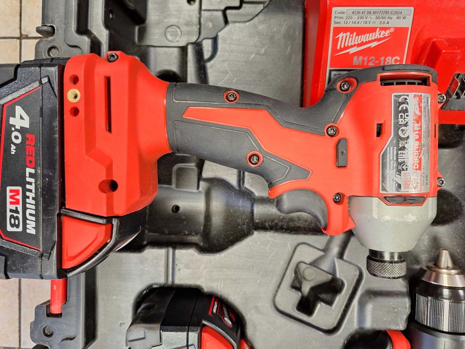 Комплект машини Milwaukee М18-BLCPP2B-402C