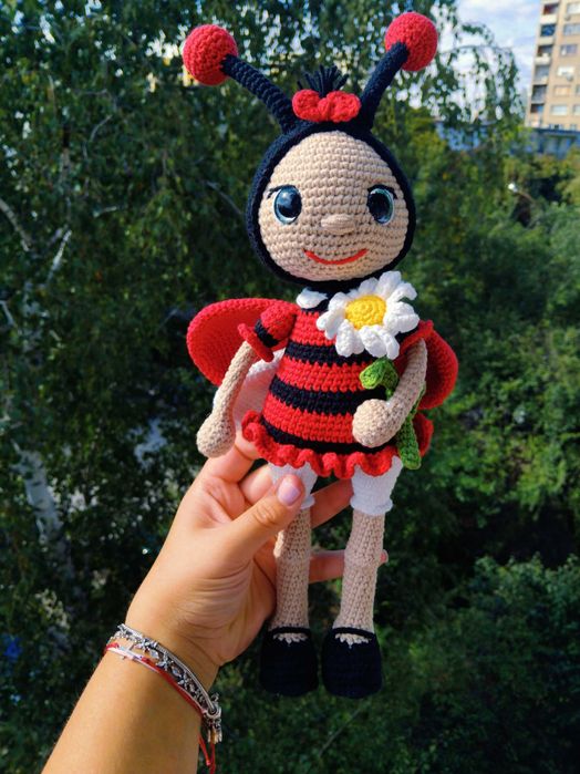 Плетена калинка с маргаритка