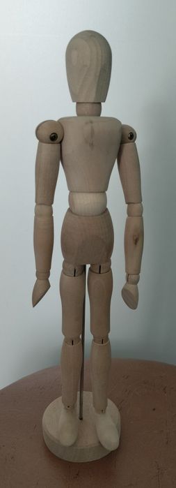 Деревянный человечик