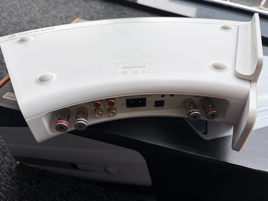 Мрежови стерео интегриран усилвател Monitor Audio Airstream A100