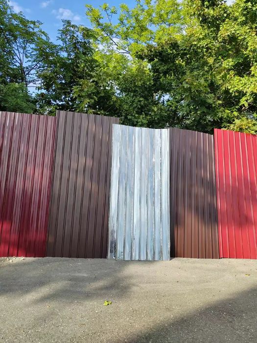 Tablă cutată zincată colorată prețul este negociabil transport gratuit