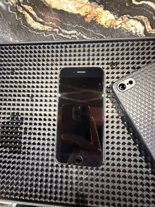 Apple iPhone 7 Qora rang