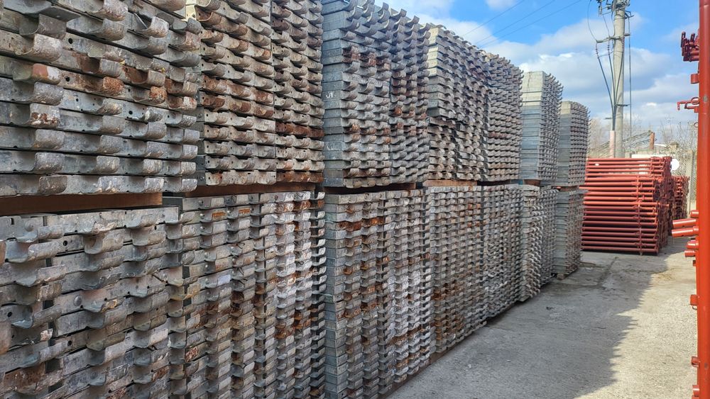 Schela metalica noua și schela second hand