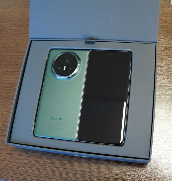 Honor Magic V3 512GB 12GB RAM Fold – Отличен, гаранция до 12.2026