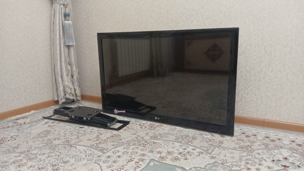 Телевизор LG в отличном состоянии