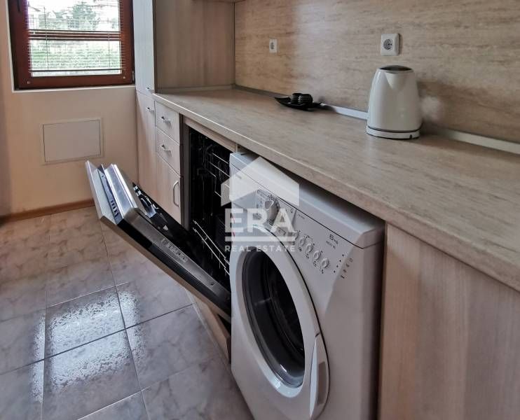 Продава се Къща в с. Кошарица, Област Бургас - 212 кв.м за 1180 €/кв.м - Снимка #2