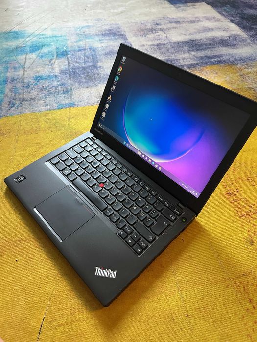 laptop Lenovo x240, i5, 8 gb, ssd 120, ideal tester