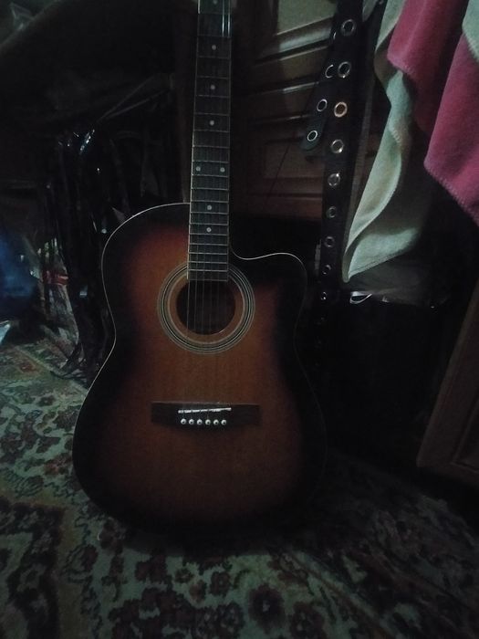 Гитара акустическая