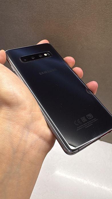 Продам Samsung s10
