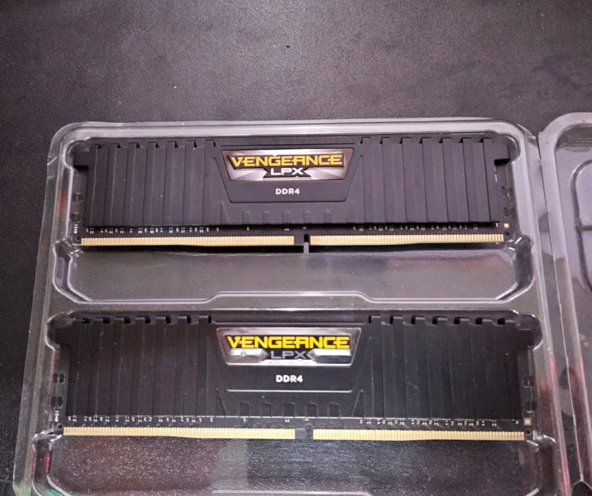 Kit Memorie ddr4  8 gb