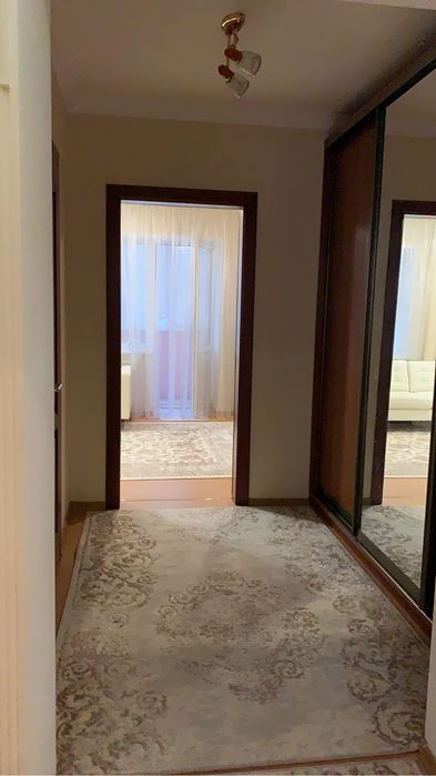 Продам 4-комнатную в центре