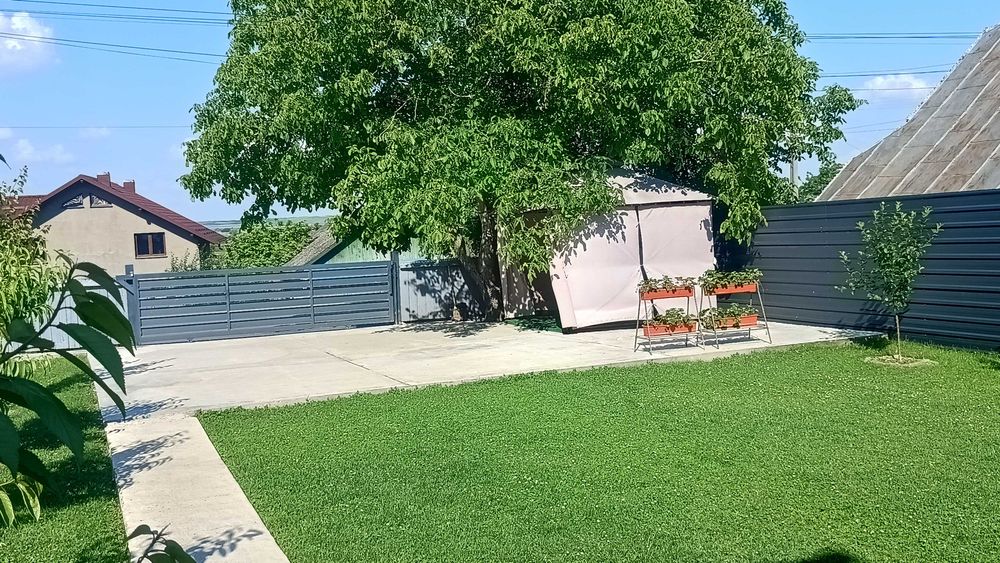 Casa cu gradina.