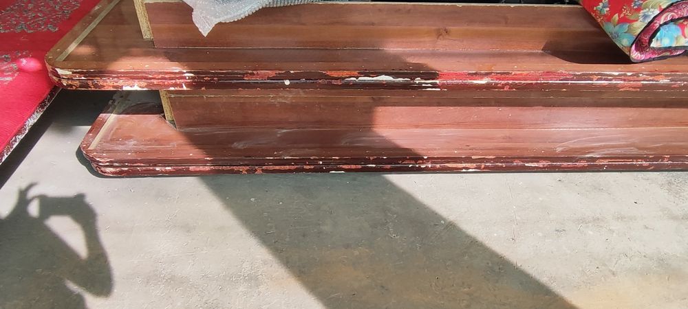 Mebelni stol stul sotiladi
Holati yaxshi 
Stolini hontaxta qilsaham bo