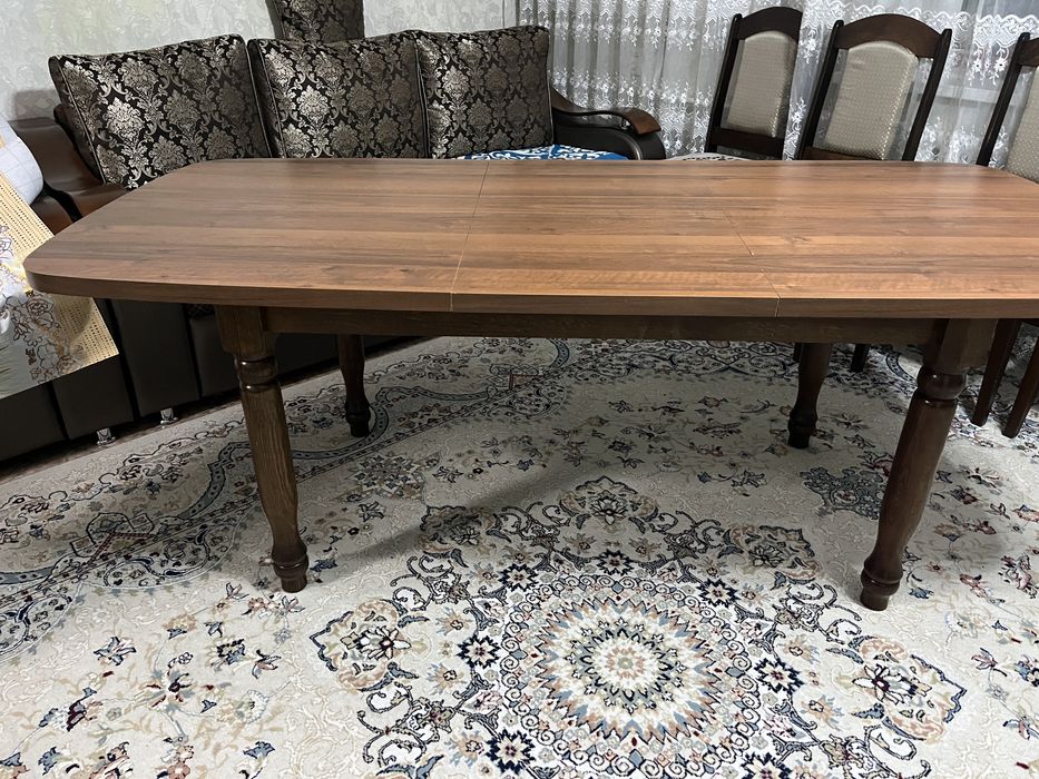 Продам гостинный стол материал дуб