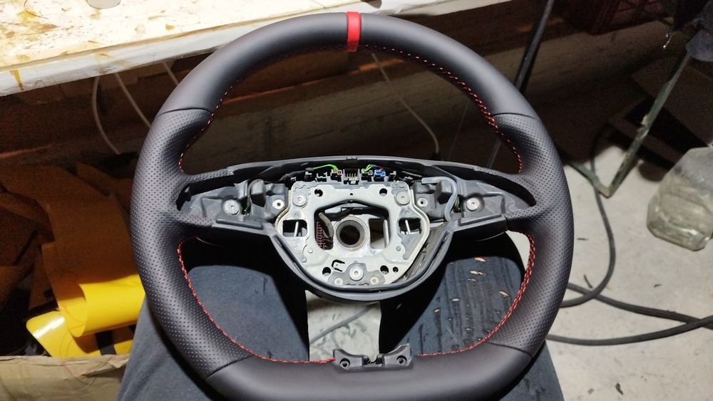 Îmbrac volane in piele