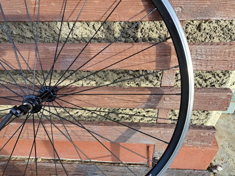 Vând roti cursieră.