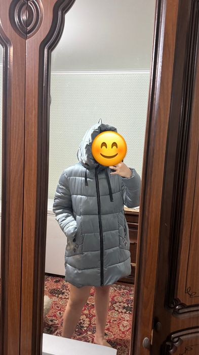 Продам женские пуховики